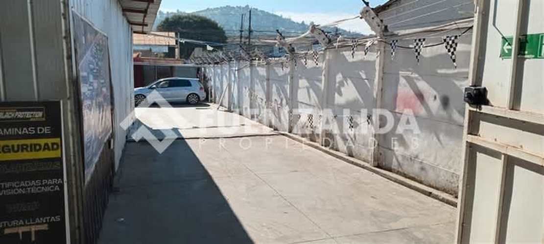 LOCAL COMERCIAL Los Carrera