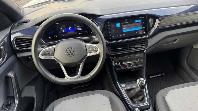Volkswagen T-Cross 1.0 TSI MT (2023)