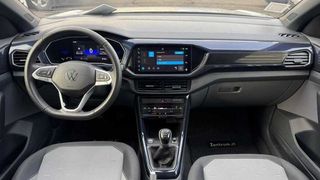 Volkswagen T-Cross 1.0 TSI MT (2023)