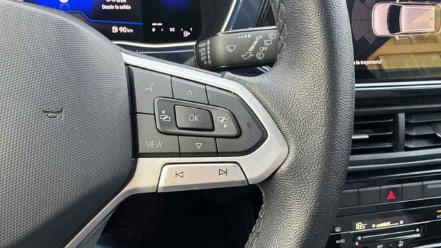 Volkswagen T-Cross 1.0 TSI MT (2023)