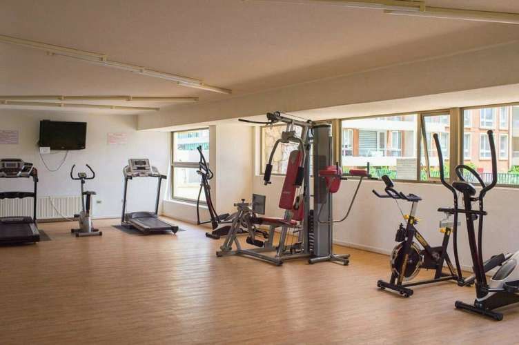 ARRIENDO DEPARTAMENTO AMOBLADO FRENTE AL MALL TREBOL