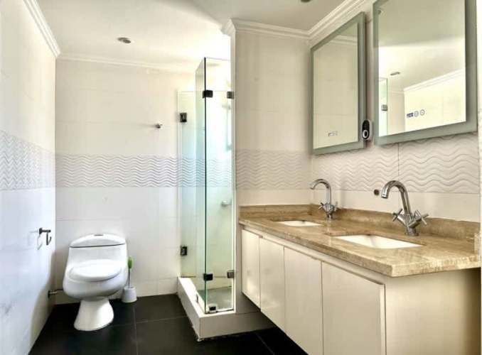 Casa A PASOS DEL MALL DE PIEDRA ROJA. CHICUREO