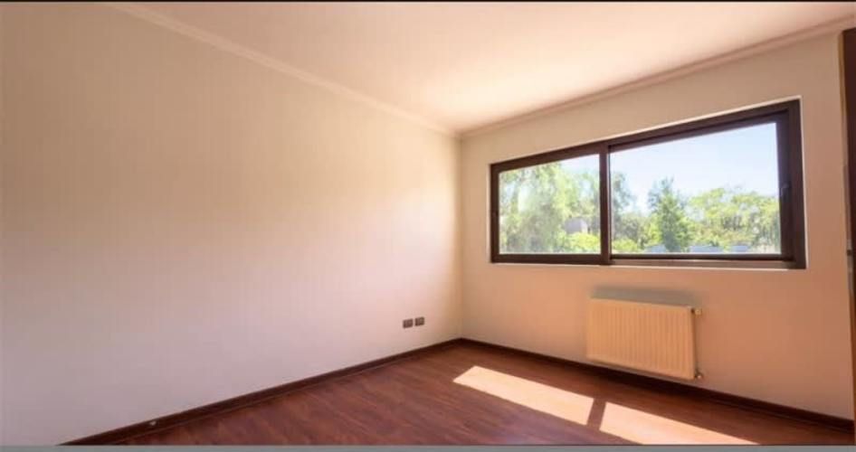 Casa A PASOS DEL MALL DE PIEDRA ROJA. CHICUREO