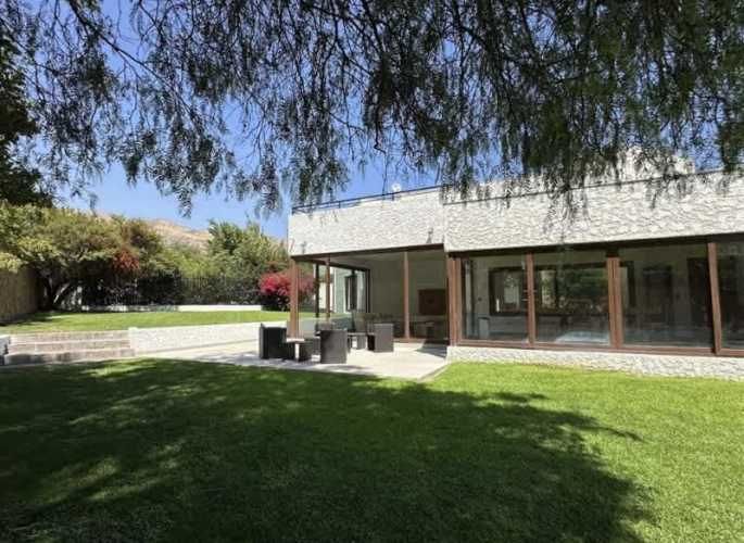 Casa A PASOS DEL MALL DE PIEDRA ROJA. CHICUREO