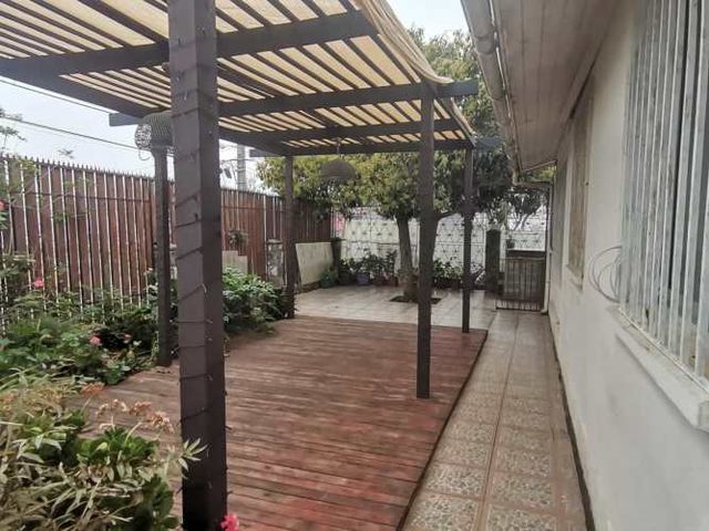 Villa dulce frente a supermercado, 3D, 2B (109287)