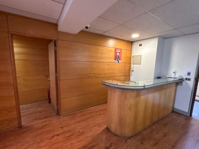 Arriendo Oficina en Providencia 100mts2, 4 privado