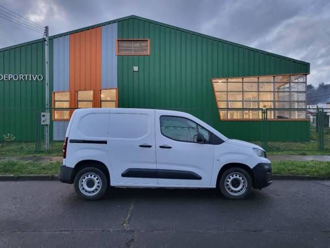 Peugeot partner año 2020