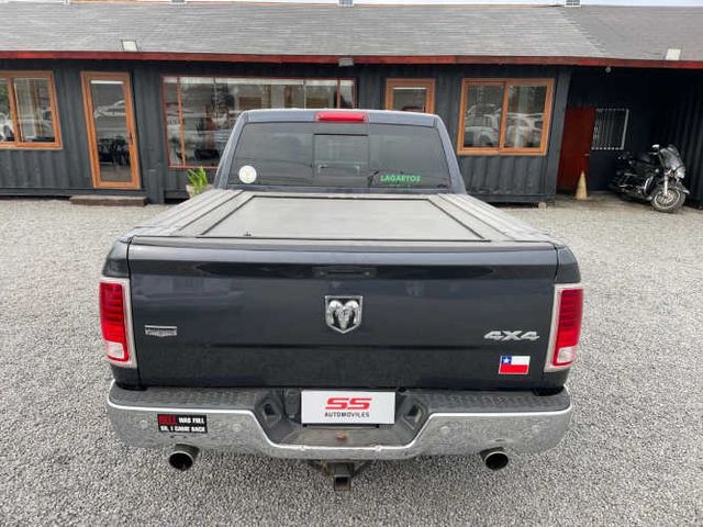 DODGE RAM 1500 LARAMIE 5.7 4X4 AUT 2016