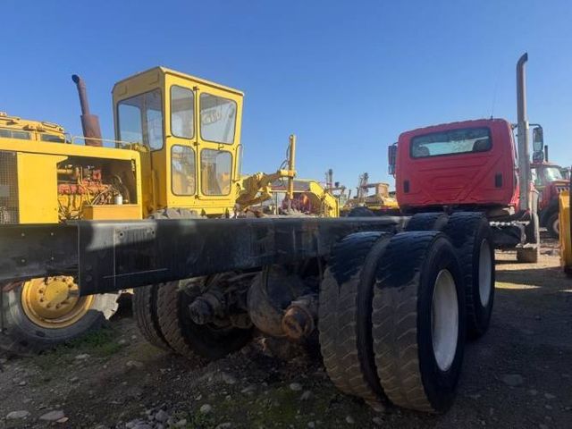 Camión plano International pocos kilómetros