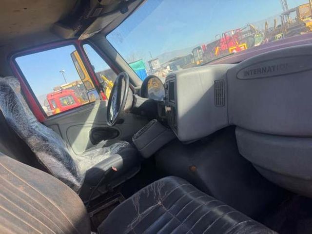 Camión plano International pocos kilómetros