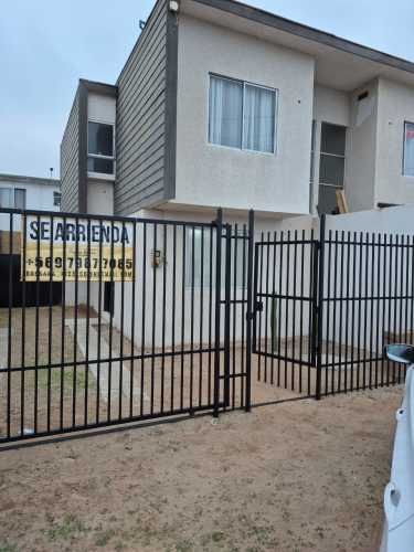 SE ARRIENDA CASA AÑO CORRIDO CALETA SAN PEDRO