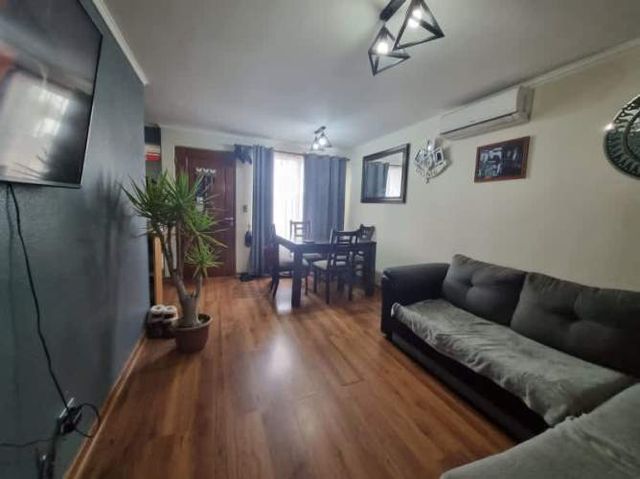 Casa 3 dormitorios, 3 baños, condominio, Peñaflor