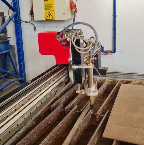 MESA DE CORTE CNC  DRAGON III CON EQUIPO CORTE PLASMA HYPERTHERM POWERMAX 65