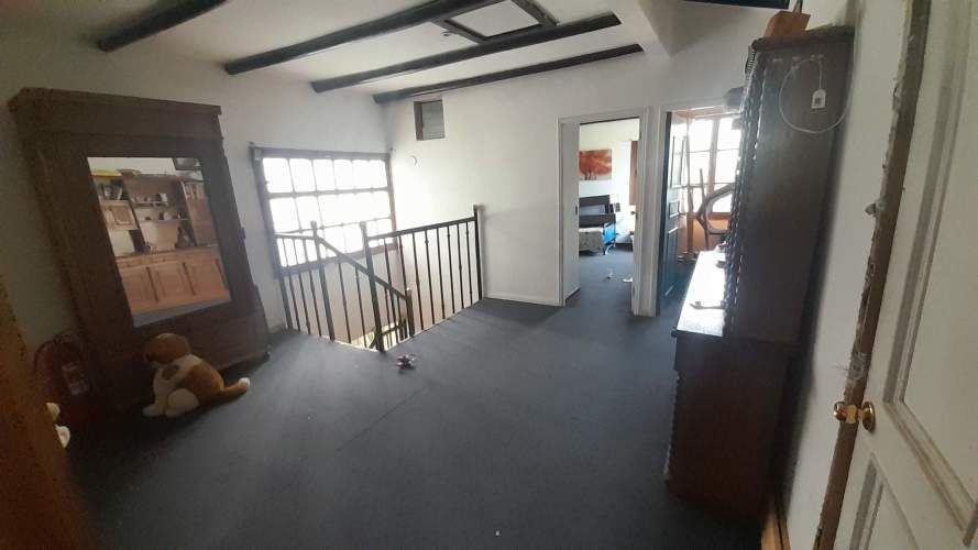 OPORTUNIDADPARA INVERTIR EN LUMINOSA CASA EN LA CISTERNA