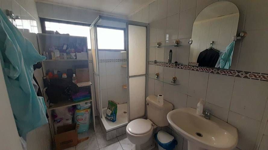 OPORTUNIDADPARA INVERTIR EN LUMINOSA CASA EN LA CISTERNA