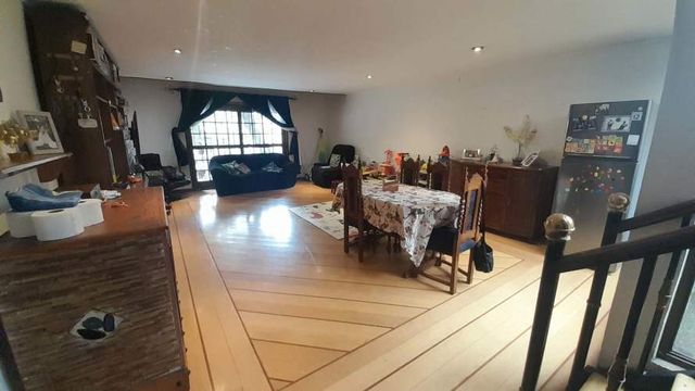 OPORTUNIDADPARA INVERTIR EN LUMINOSA CASA EN LA CISTERNA