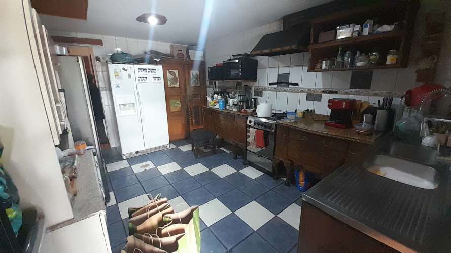 OPORTUNIDADPARA INVERTIR EN LUMINOSA CASA EN LA CISTERNA