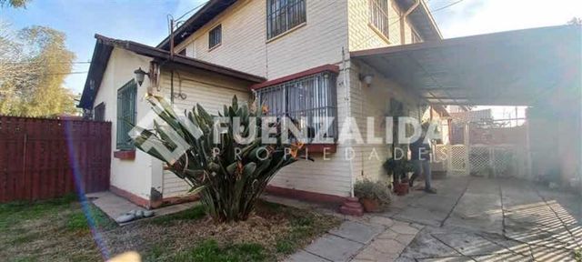 CASA Los Aliaga / Eduardo Castillo Velasco