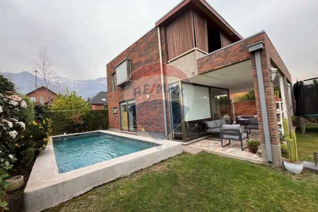 4d + 4b + 500 mts2 de terreno - las pircas