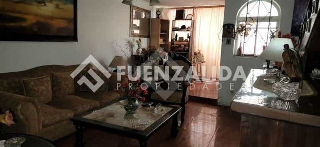 CASA José Arrieta / Camino Peñalolén