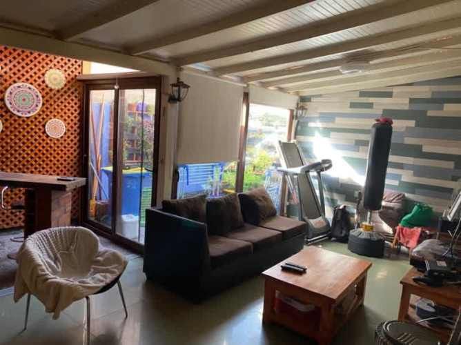 De ocasión, cómoda casa de dos pisos en San Bernardo.