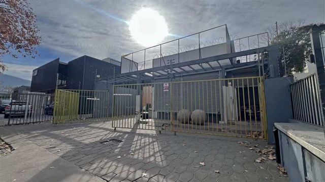 LOCAL COMERCIAL Av. Padre Hurtado Norte / Las Hualtatas