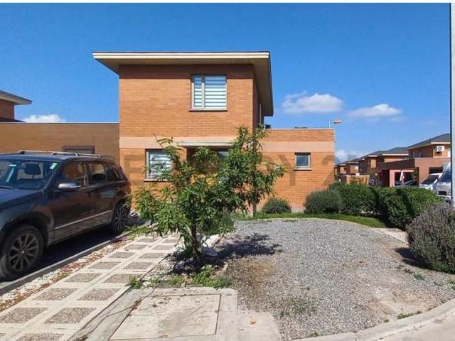 Se vende Casa Modelo Boldo Valle Araucarias