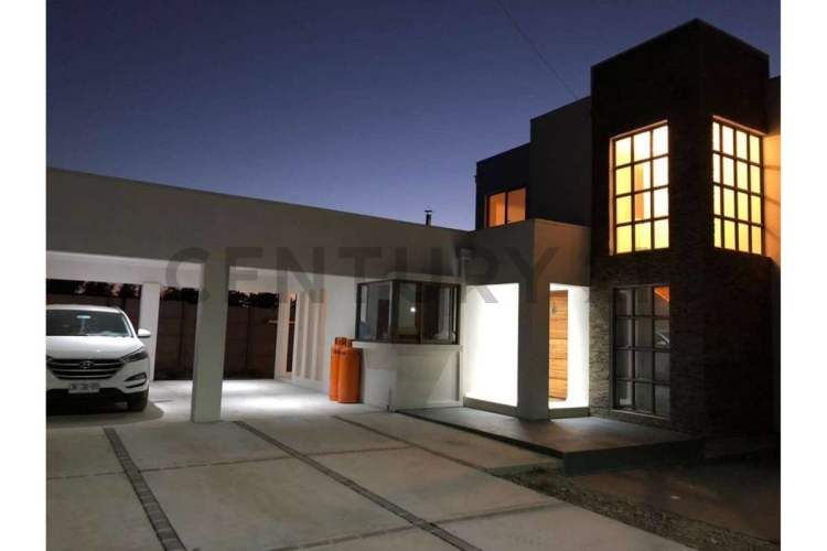 Se vende Casa Mediterránea sector Camino la Punta