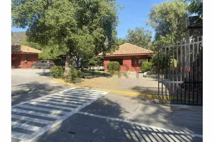 Se vende parcela en condominio Piedra Molino