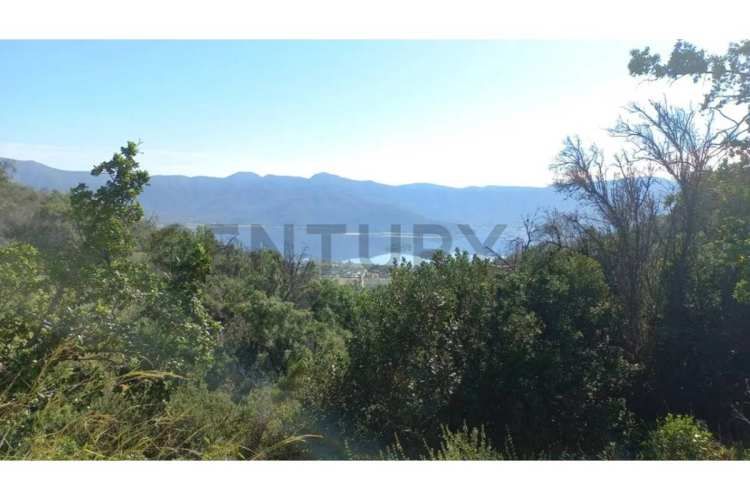 Se vende parcela en condominio Piedra Molino