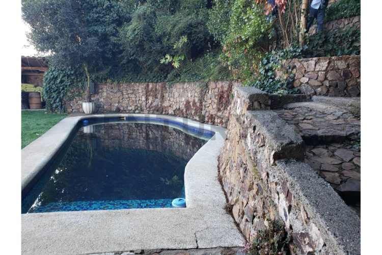 Se vende casa tipo sureño a orilla Laguna Aculeo