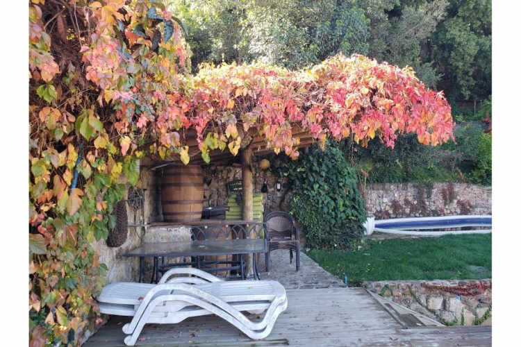 Se vende casa tipo sureño a orilla Laguna Aculeo