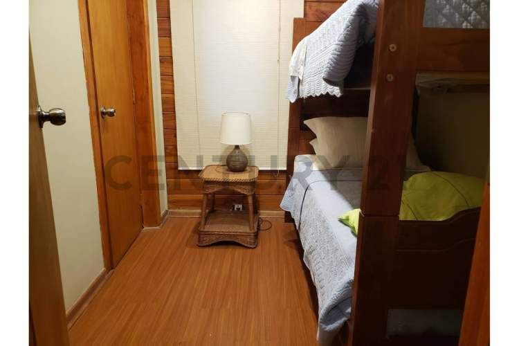 Se vende casa tipo sureño a orilla Laguna Aculeo