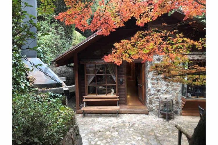 Se vende casa tipo sureño a orilla Laguna Aculeo