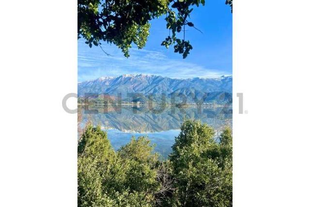 Se vende casa tipo sureño a orilla Laguna Aculeo