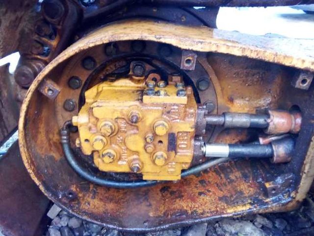 KOMATSU DESARME PC200