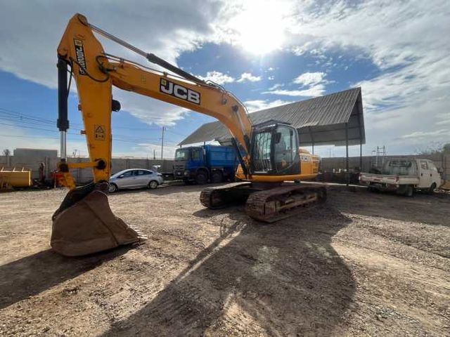 Excavadora JCB JS220 LC