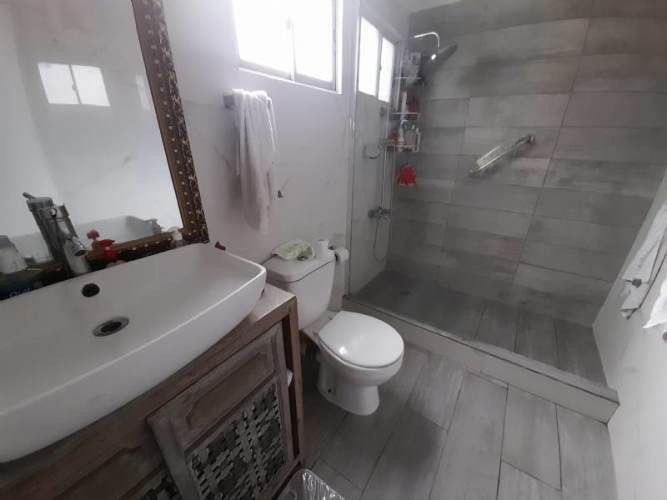 HERMOSA CASA METRO LO VIAL CON PISCINA