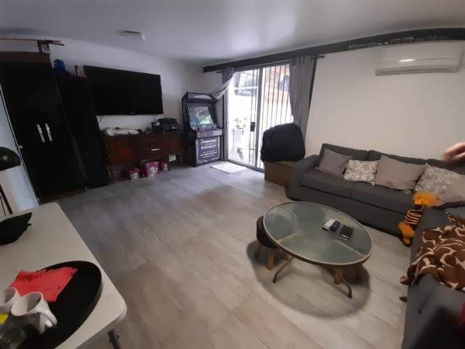 HERMOSA CASA METRO LO VIAL CON PISCINA