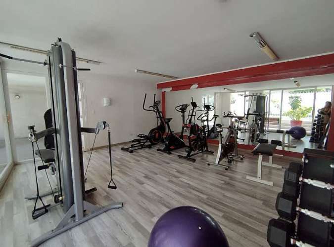 JULIO PRADO, CON EST Y BODEGA