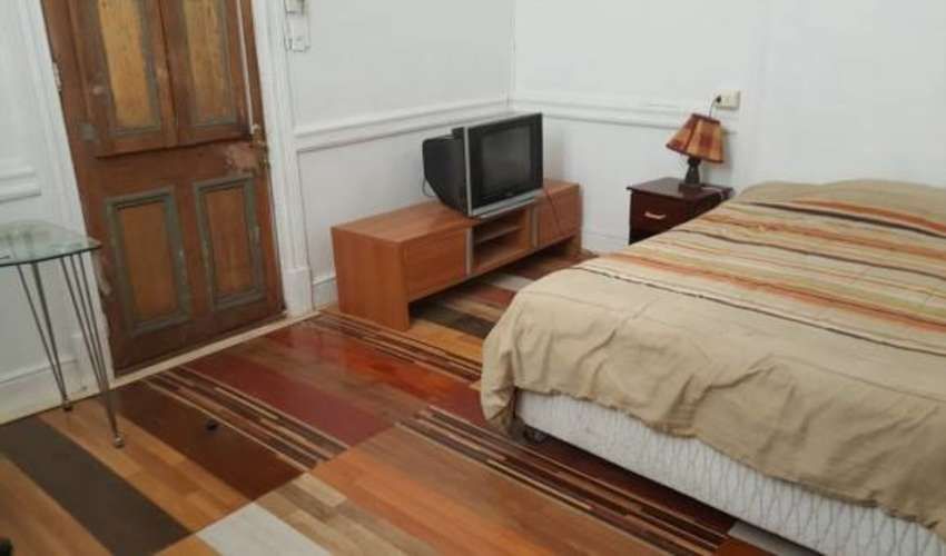 Se arrienda pieza amplia amoblada