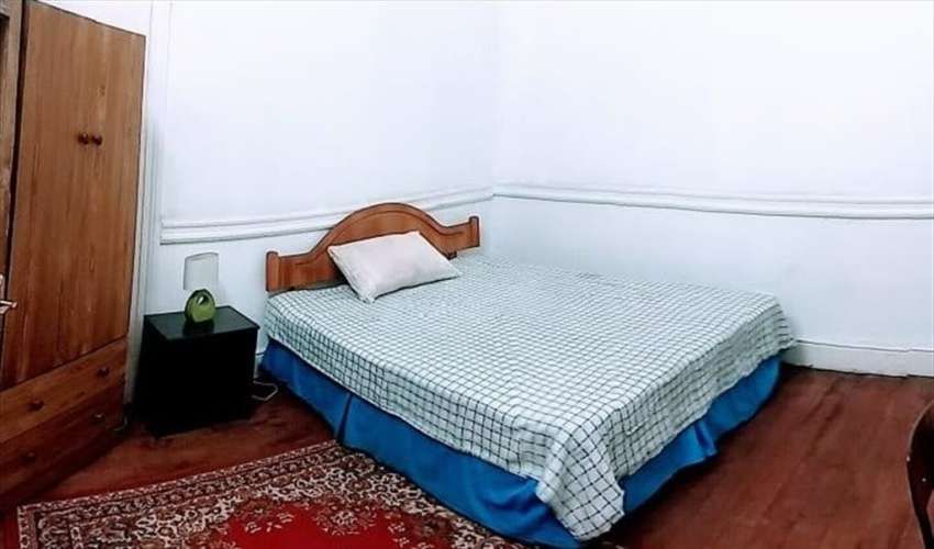 Se arrienda pieza amplia amoblada