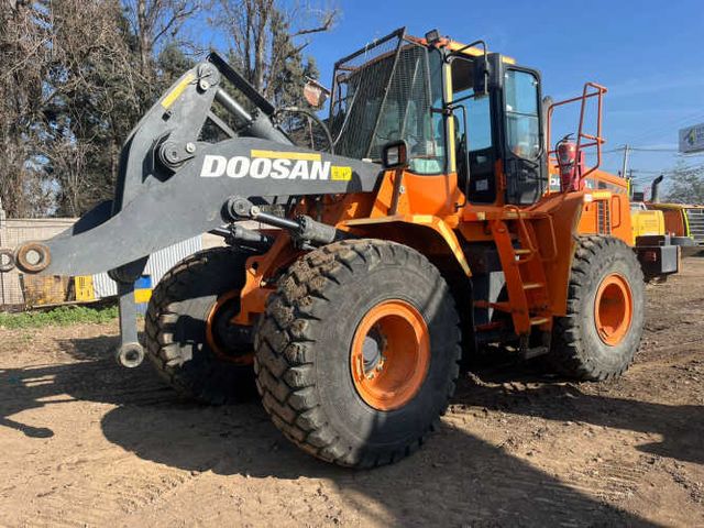 Cargador Frontal Doosan DL300A