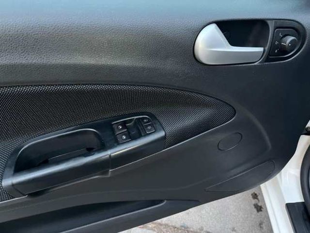 VOLKSWAGEN GOL NUEVO GOL TRENDLINE 1.6 - 2019 | 81