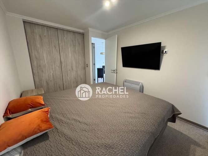 EN VENTA LUMINOSO DEPARTAMENTO EDIFICIO SAN MARTIN