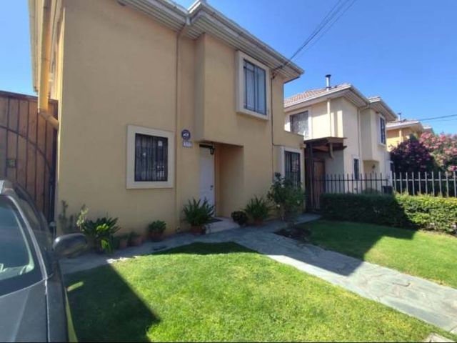 Tu nuevo hogar en Quilicura Norte: Casa cómoda, bien ubicada y con excelente conectividad.