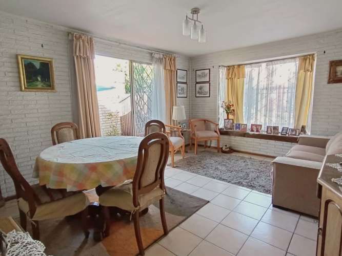 Casa ampliada en barrio tranquilo