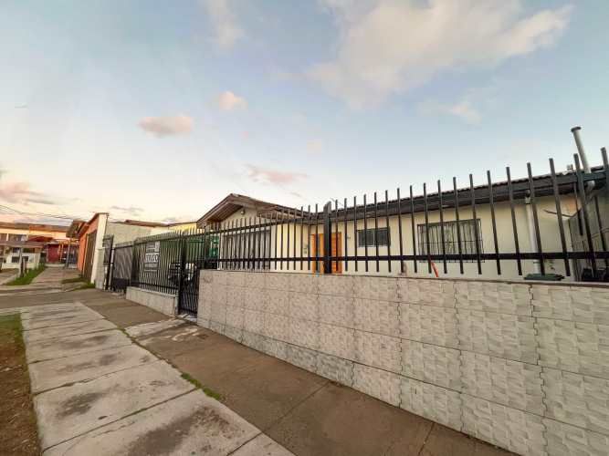 Casa en Venta a Pasos de Gabriel González Videla, La Serena.