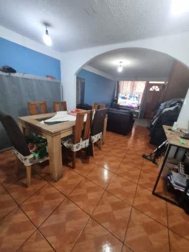 Casa solida de 2 pisos, 2 dormitorios, Peñaflor