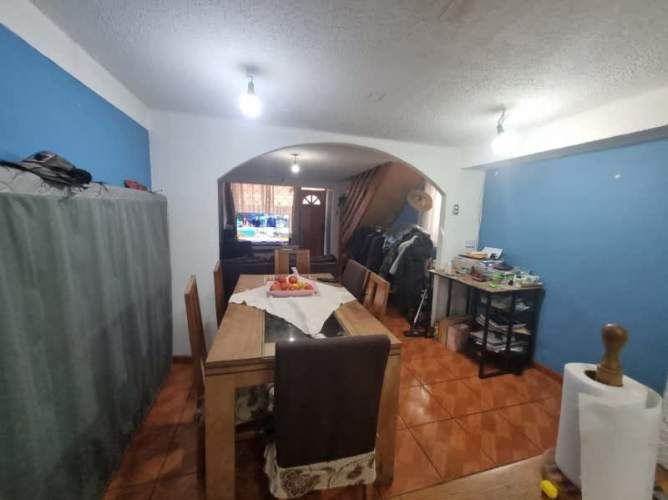 Casa solida de 2 pisos, 2 dormitorios, Peñaflor